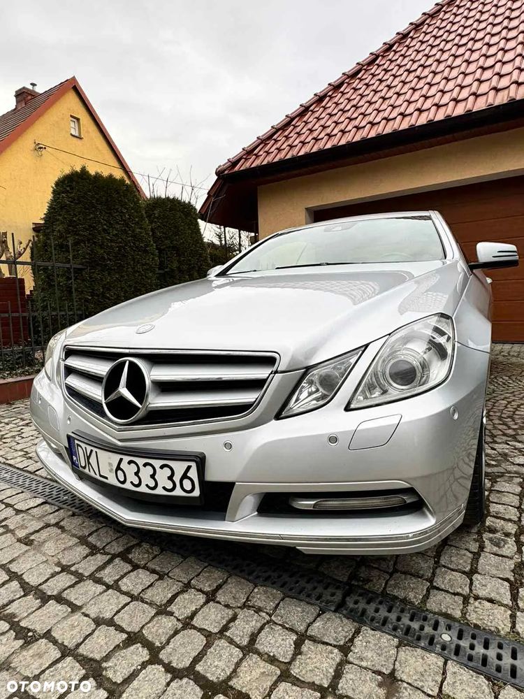 Mercedes-Benz Klasa E 220 CDI DPF Coupe BlueEFFICIENCY 7G-TRONIC Avantgarde - 4