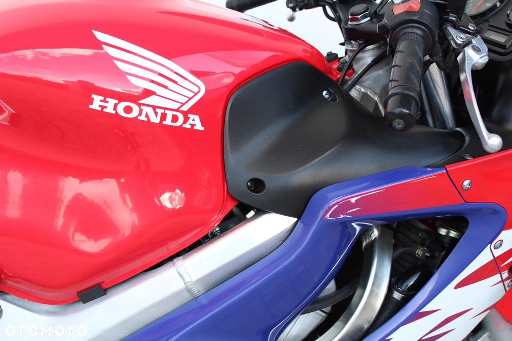 Honda CBR - 13
