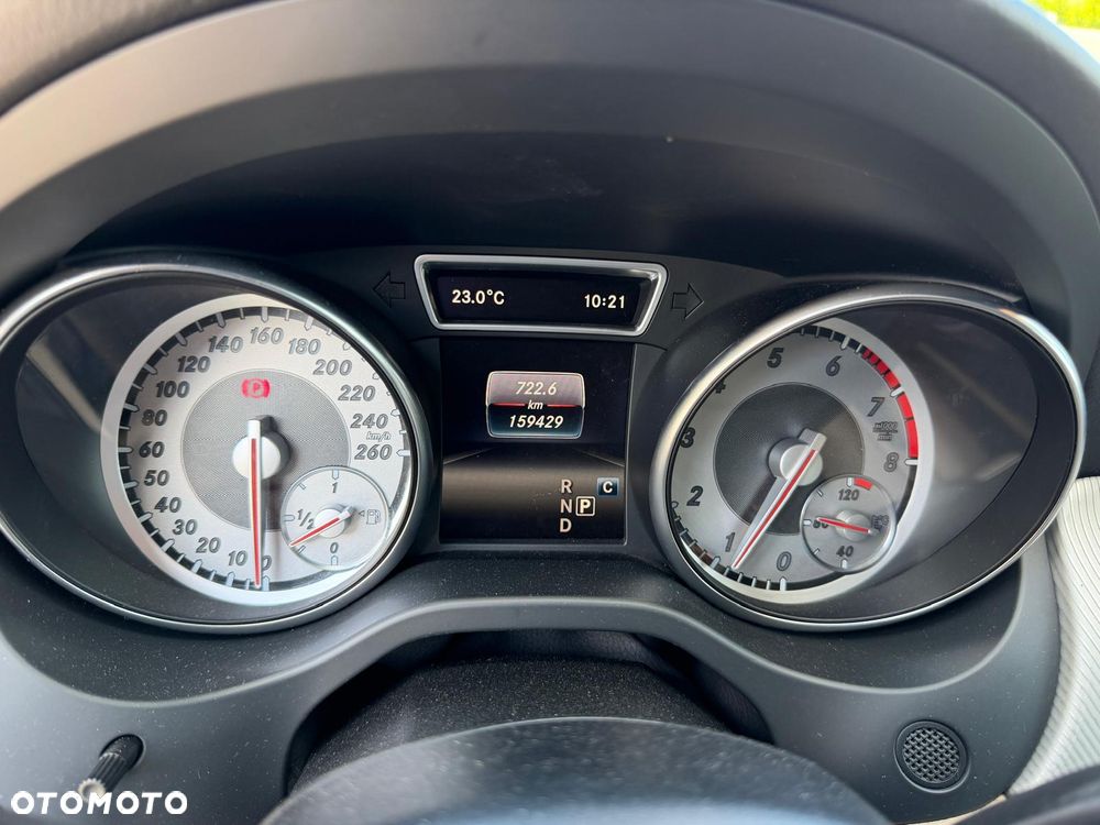 Mercedes-Benz GLA 250 7G-DCT Style - 21