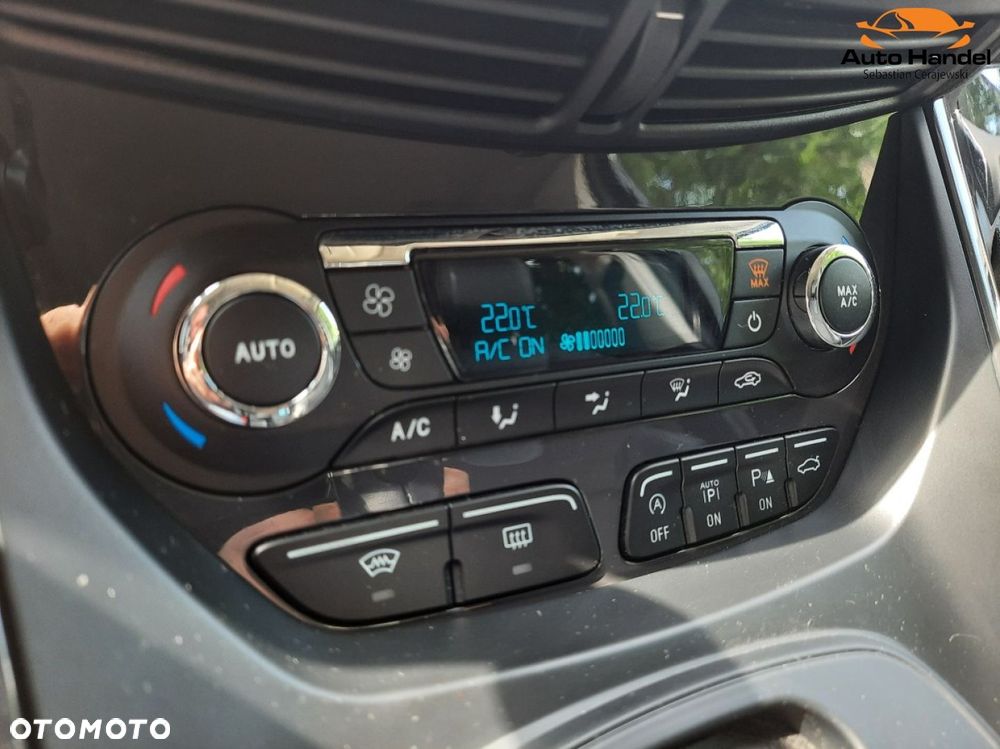 Ford Kuga 1.5 EcoBoost 4x4 Titanium - 36