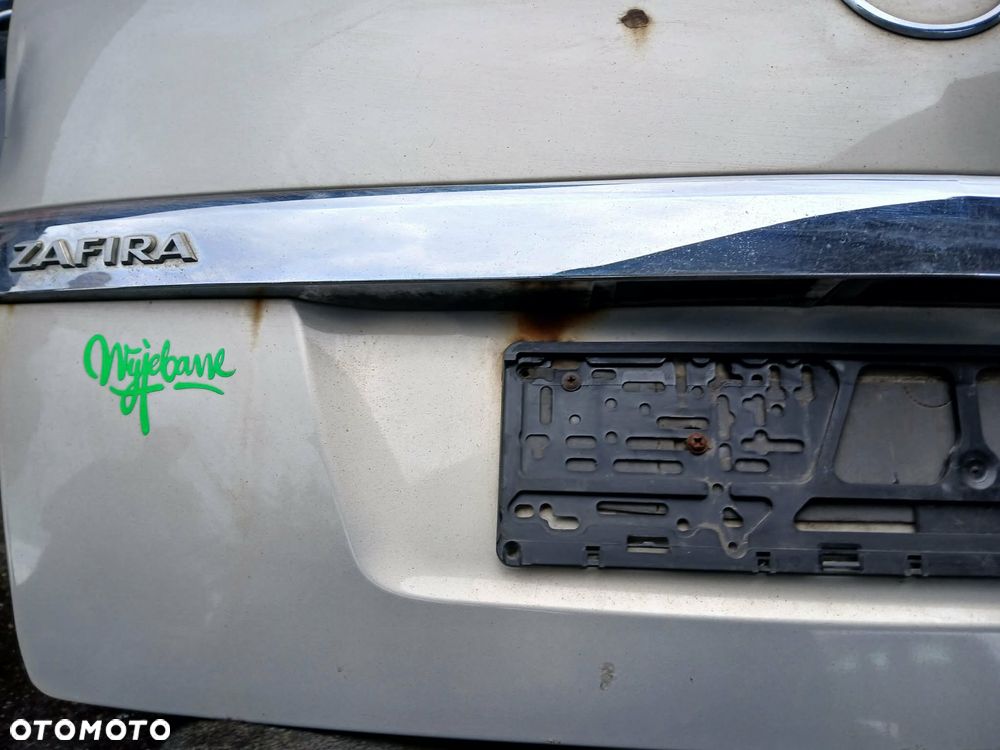 Opel Zafira B klapa bagażnika - 2