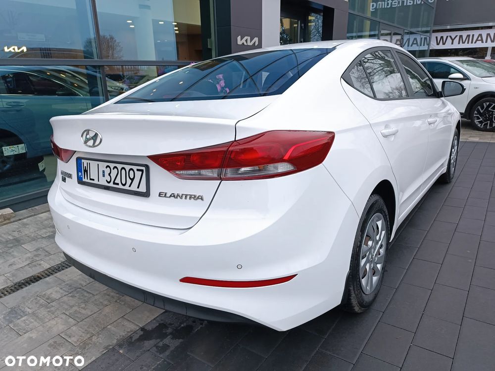 Hyundai Elantra - 5