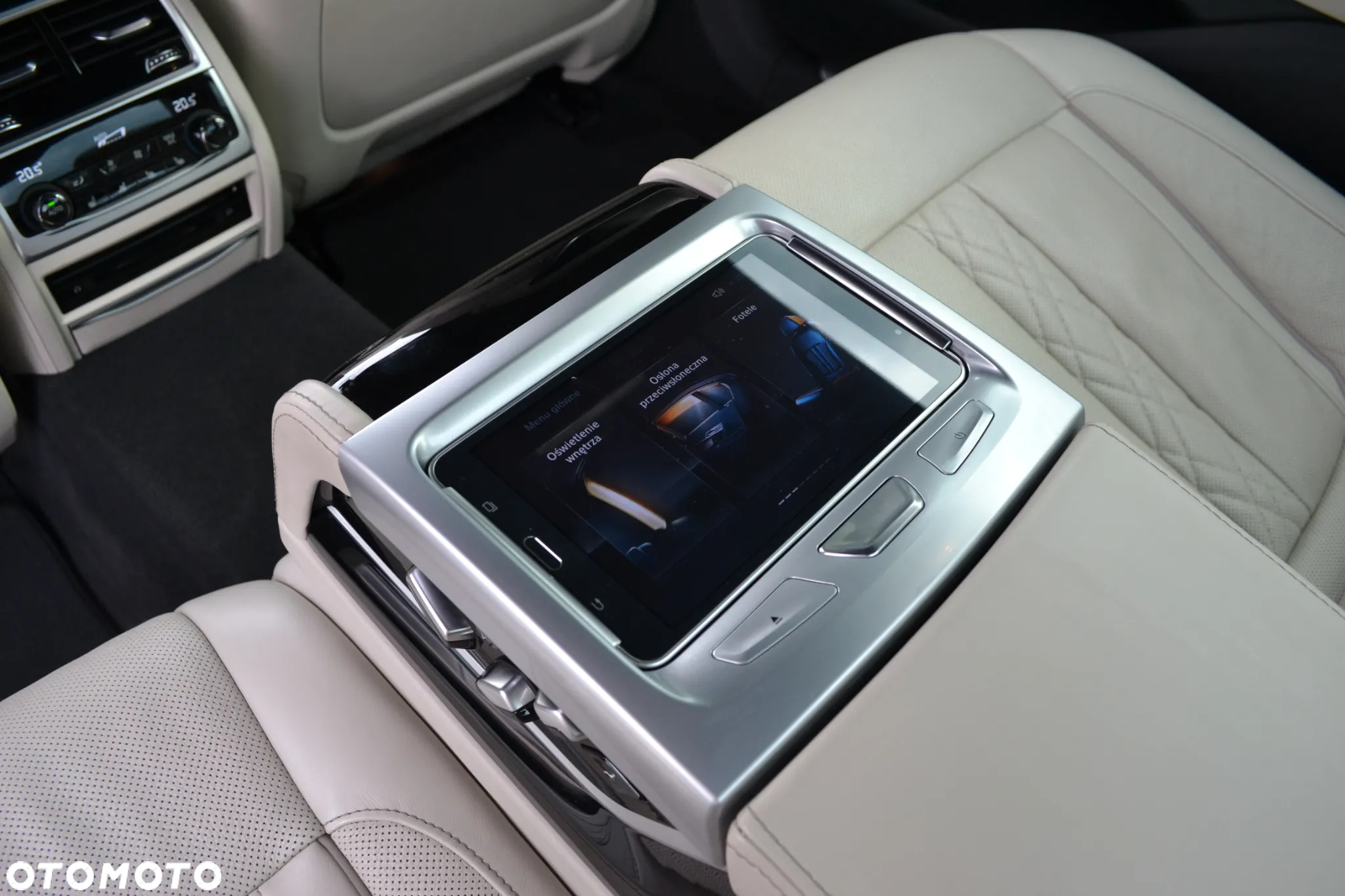 BMW Seria 7 750Ld xDrive - 17