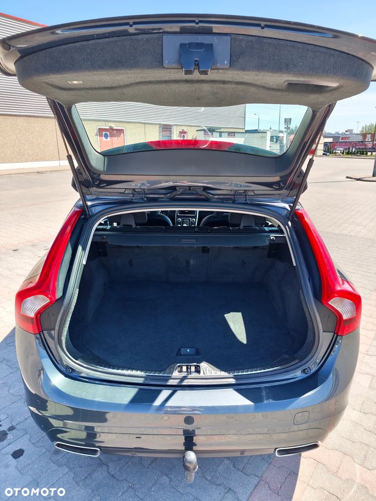 Volvo V60 D4 Drive-E Momentum - 11