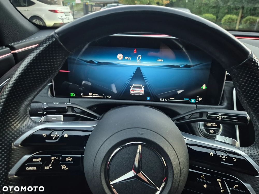 Mercedes-Benz Klasa E 220 d mHEV 4-Matic AMG 9G-Tronic - 25
