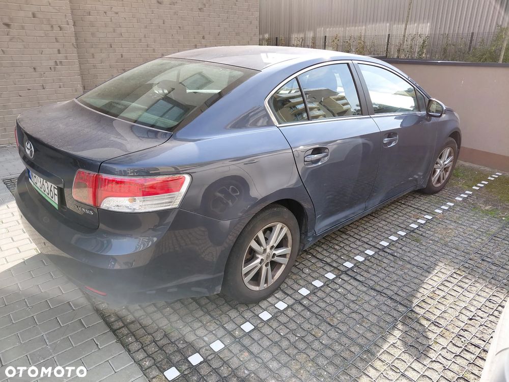 Toyota Avensis 1.8 Sol - 1