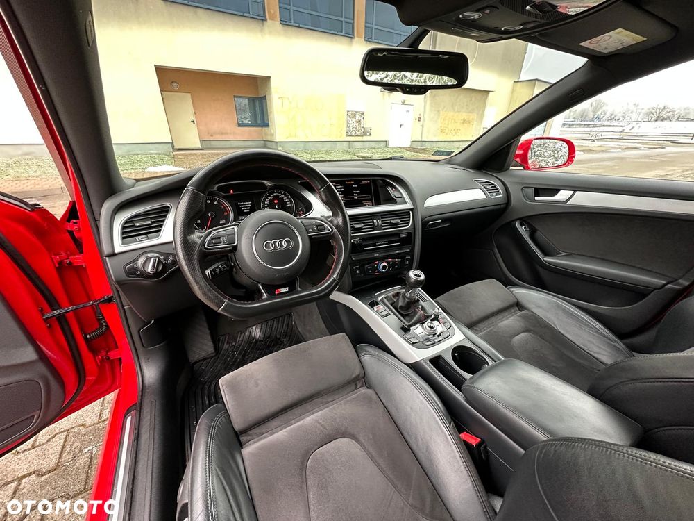 Audi A4 Limousine 1.8 TFSI S line Sportpaket - 31