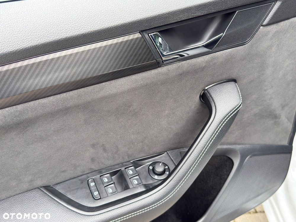 Skoda Superb 2.0 TSI 4x4 Sportline DSG - 19