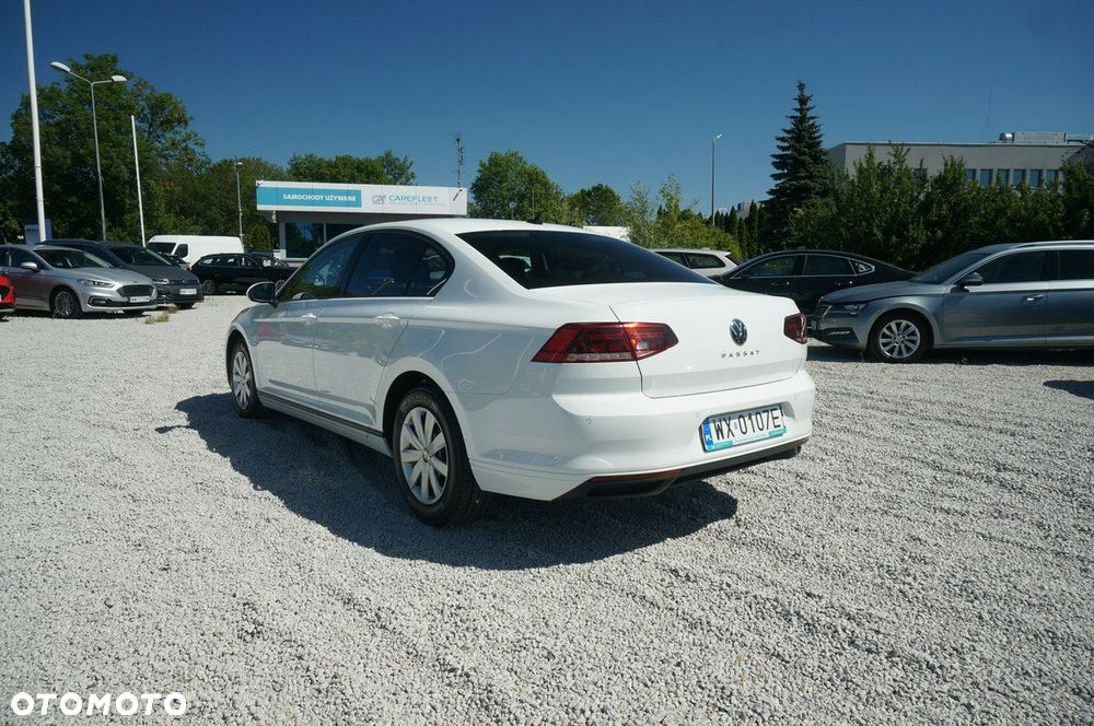 Volkswagen Passat 2.0 TDI EVO Essence DSG - 9