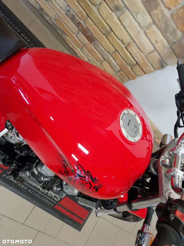 Yamaha XJR - 28