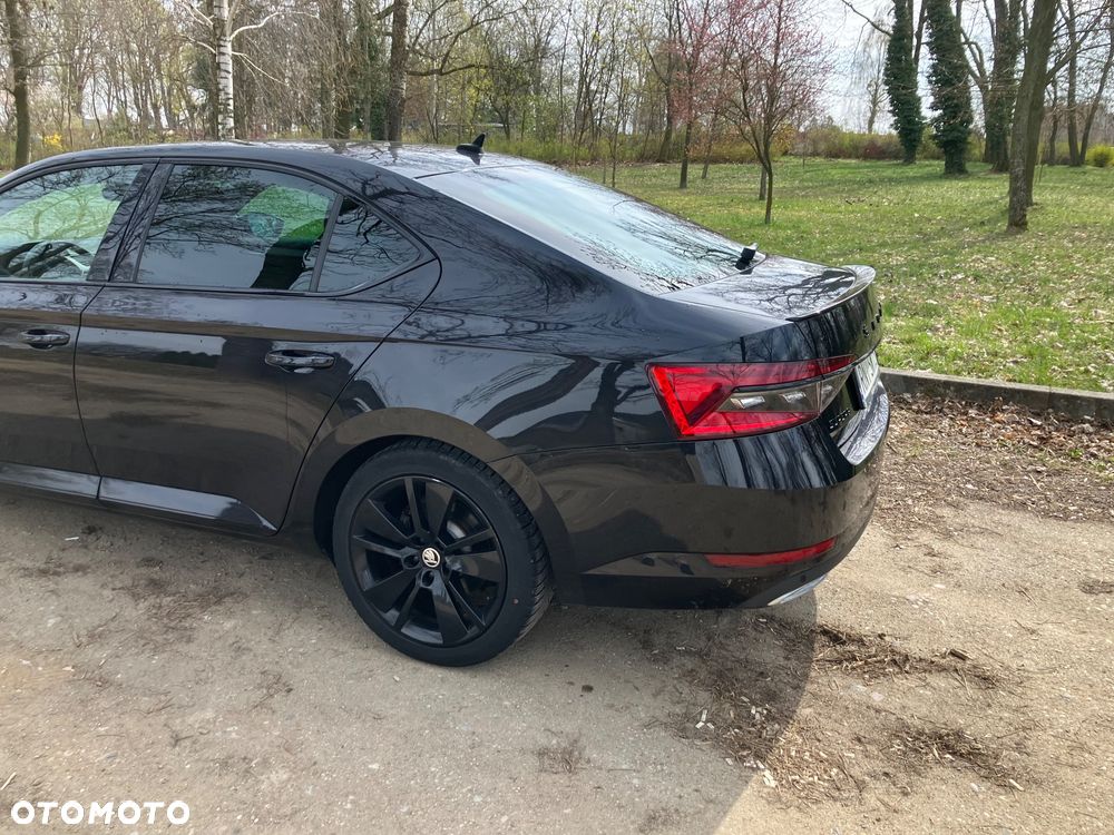 Skoda Superb 2.0 TDI SCR Sportline DSG - 6