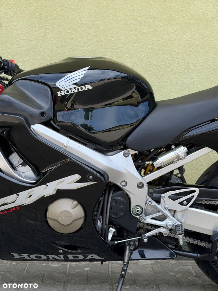 Honda CBR - 25