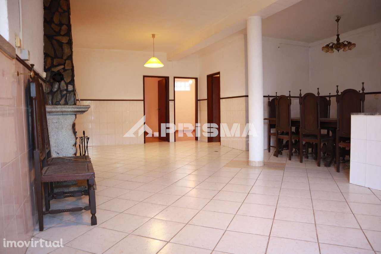 Moradia com espaço exterior para venda em Castelo Branco - Grande imagem: 2/23