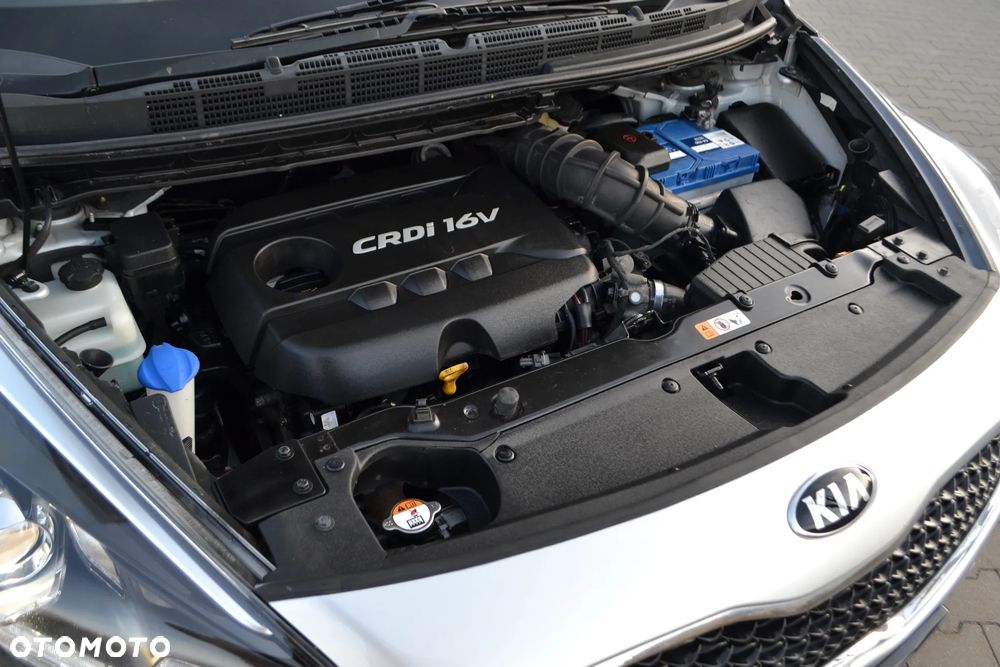 Kia Carens - 18
