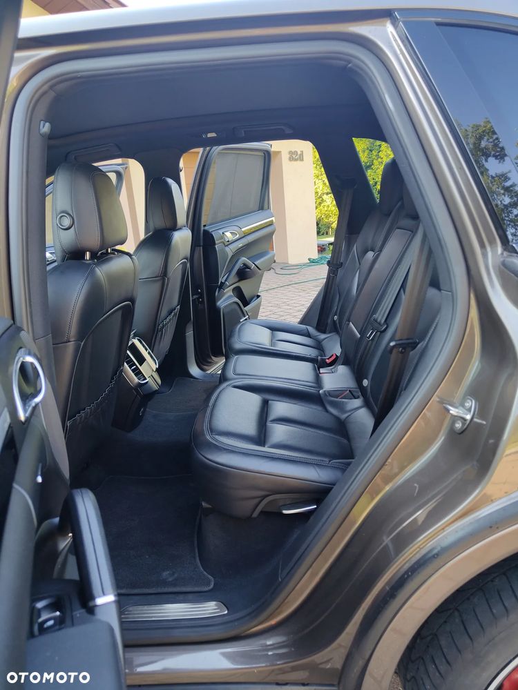 Porsche Cayenne Platinum Edition - 25