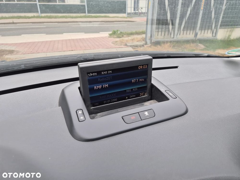 Peugeot 5008 - 8