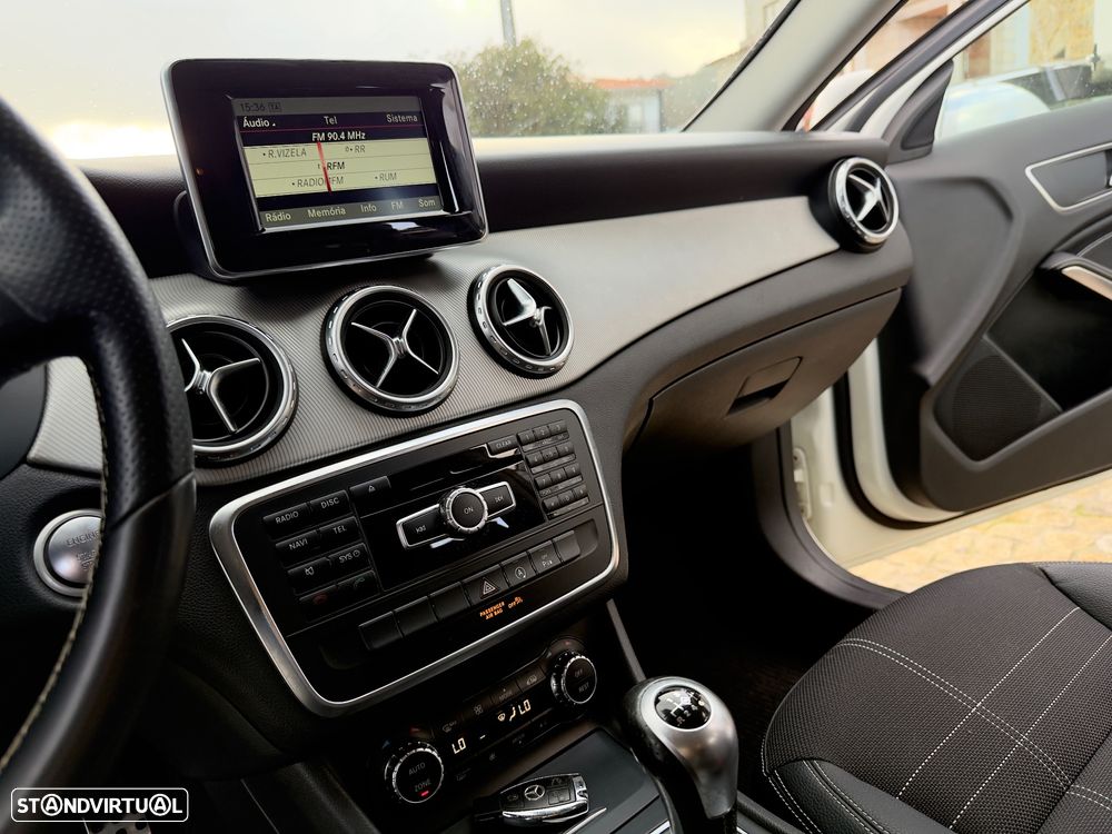 Mercedes-Benz GLA 200 CDI Urban - 36