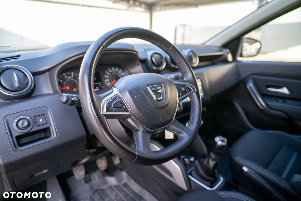 Dacia Duster 1.6 SCe Urban Explorer 4x4 S&S - 25