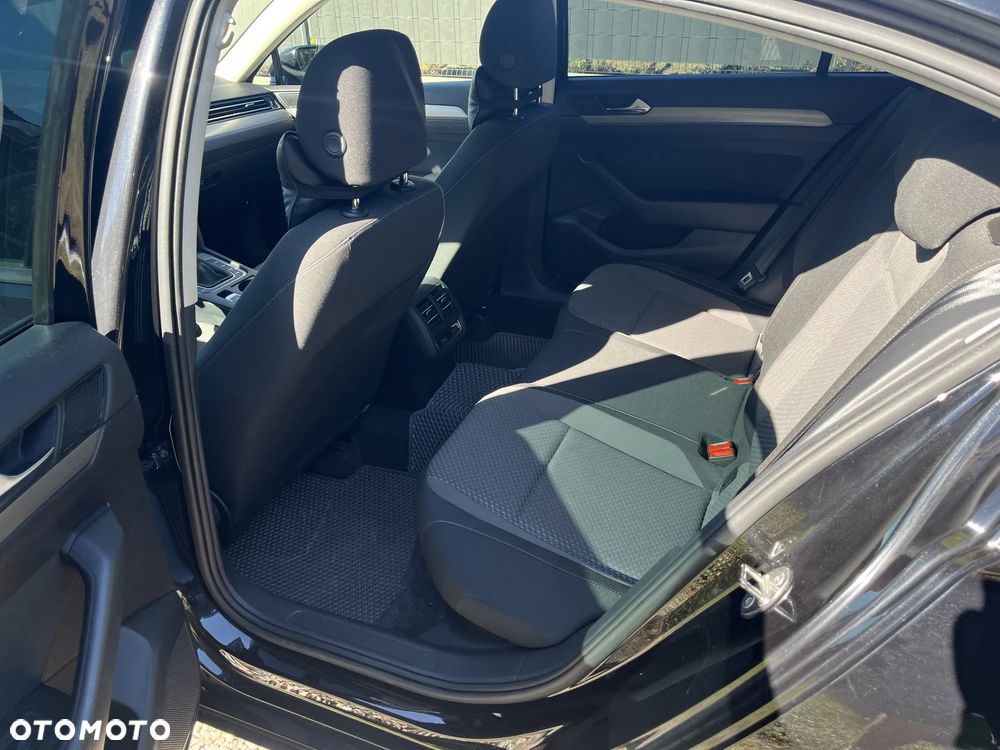 Volkswagen Passat - 20