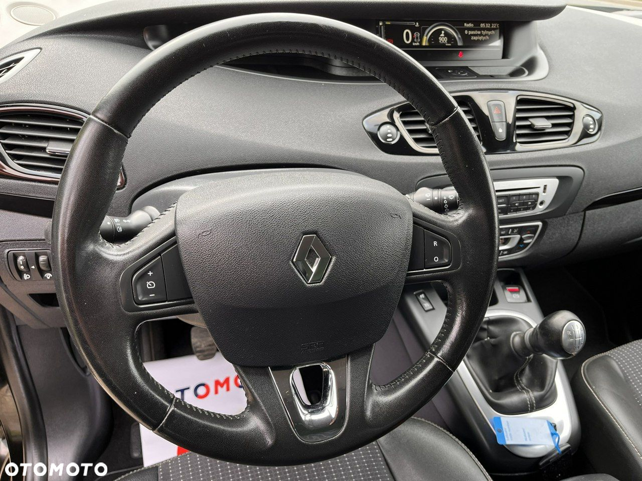 Renault Grand Scenic - 31