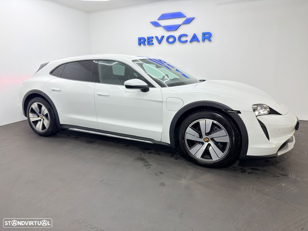 Porsche Taycan Cross Turismo 4 - 7