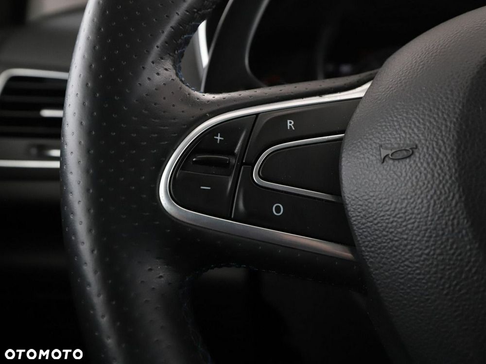 Renault Megane ENERGY TCe 205 EDC GT - 33