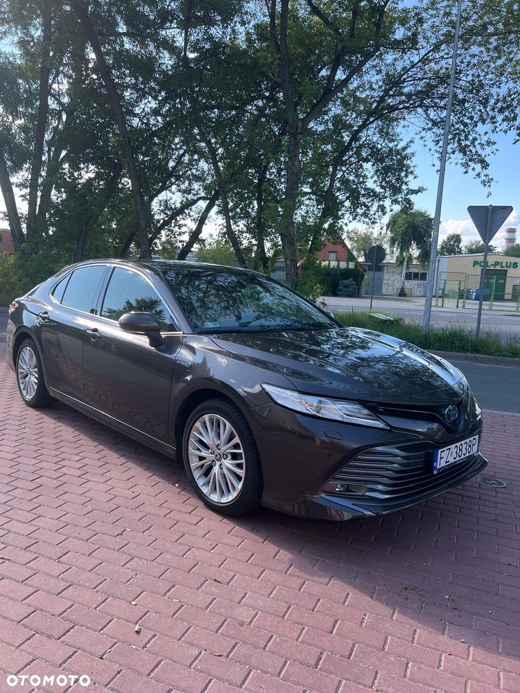 Toyota Camry 2.5 Hybrid Executive CVT - 19