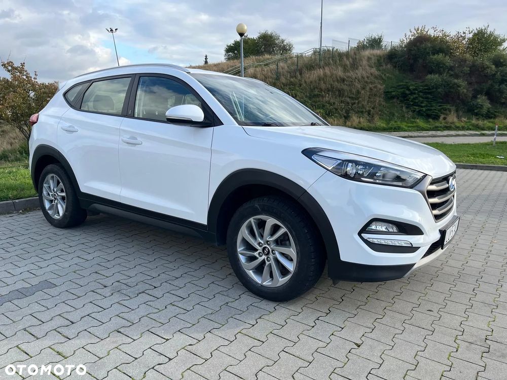 Hyundai Tucson 1.7 CRDI BlueDrive TourdePologne 2WD - 28