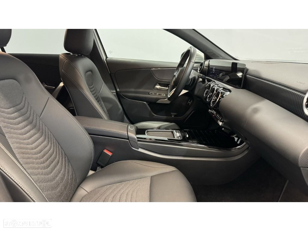 Mercedes-Benz A 250 e - 13