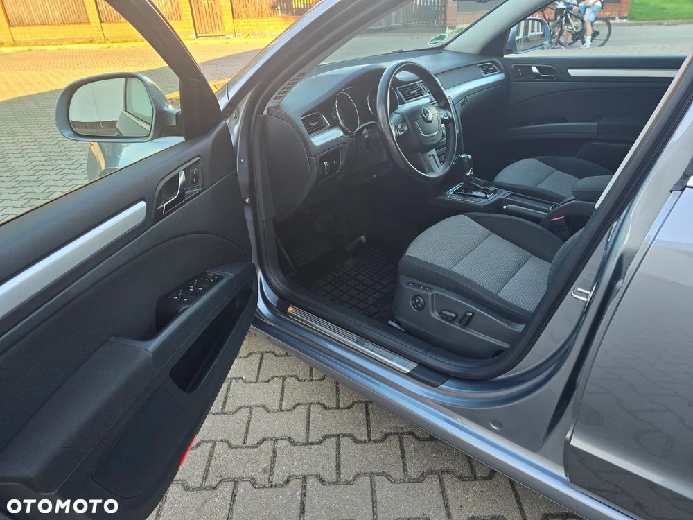Skoda Superb 2.0 TDI Elegance DSG - 16