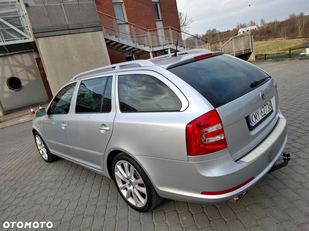 Skoda Octavia 2.0 TDI CR DPF RS - 14