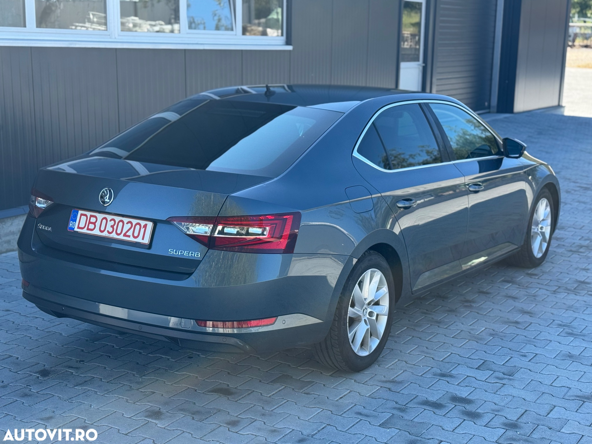 Skoda Superb 2.0 TDI DSG Style - 5