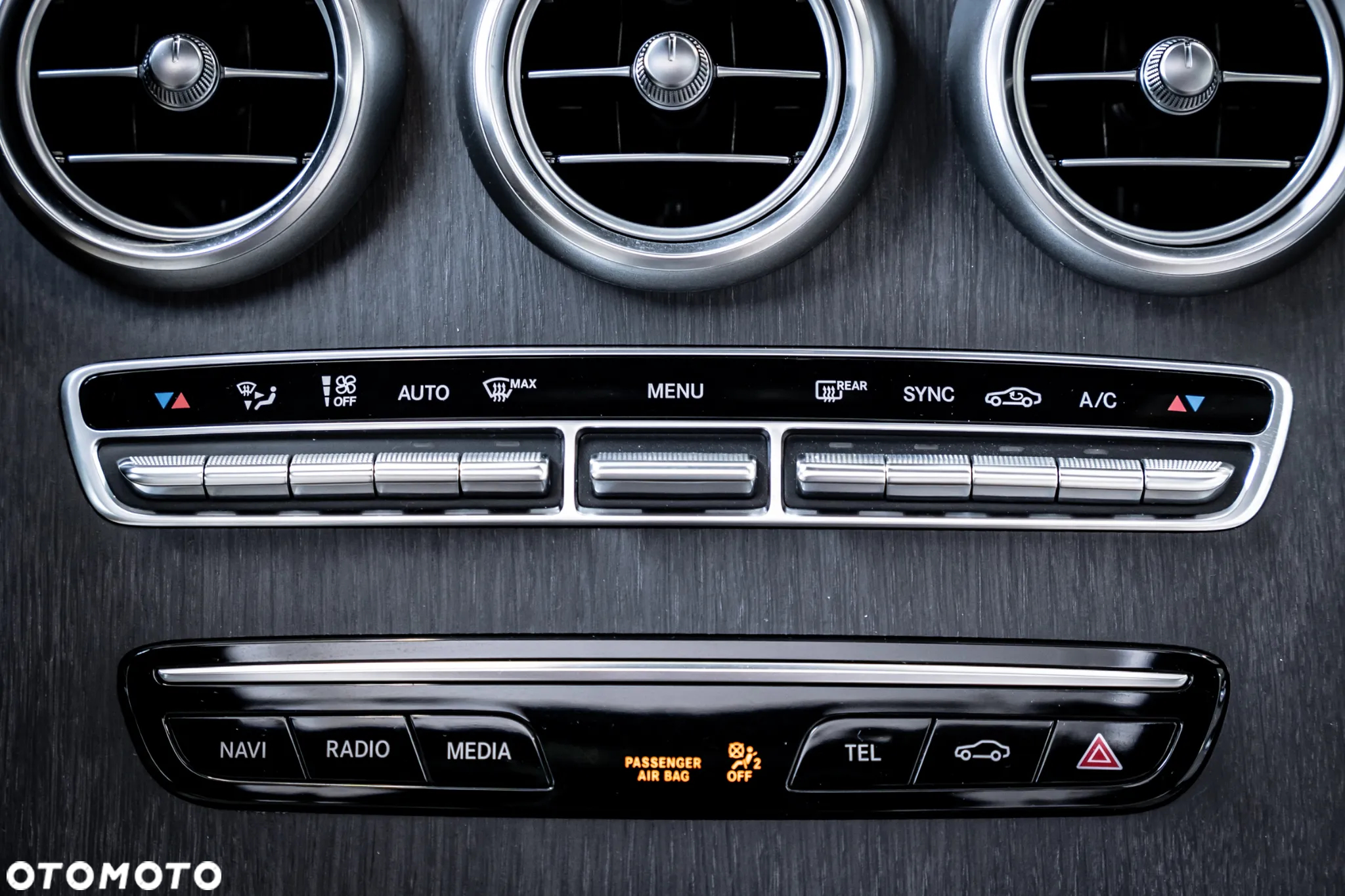 Mercedes-Benz Klasa C 300 9G-TRONIC - 33