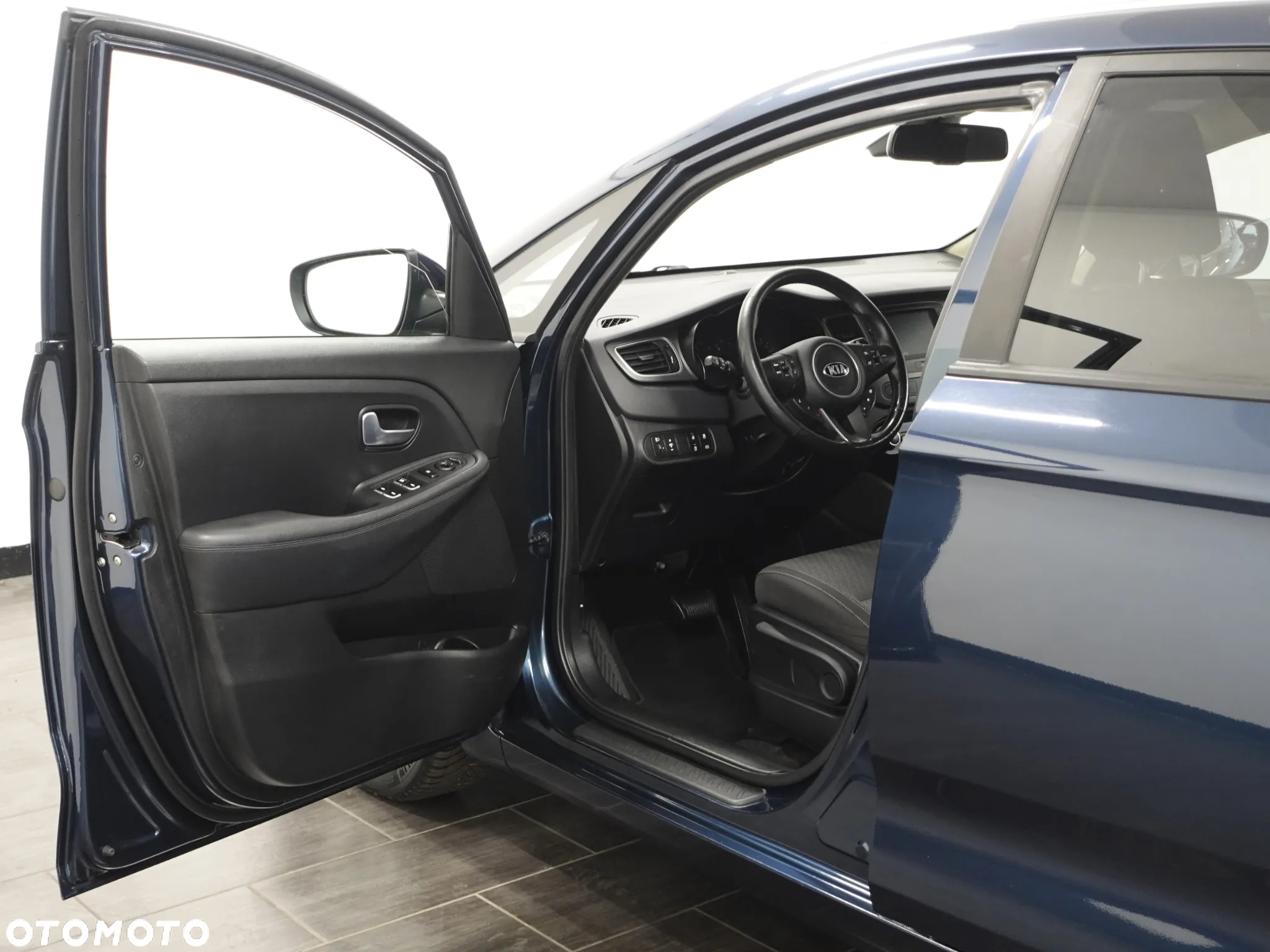 Kia Carens 1.7 CRDi 141 ISG Vision - 17
