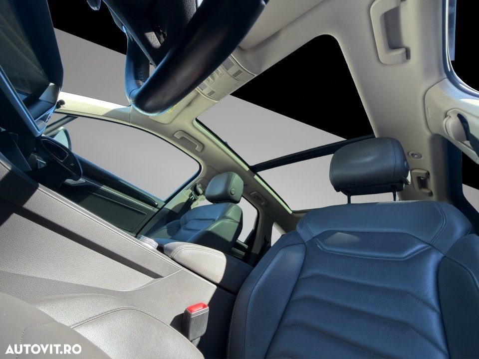 Volkswagen Touareg - 15