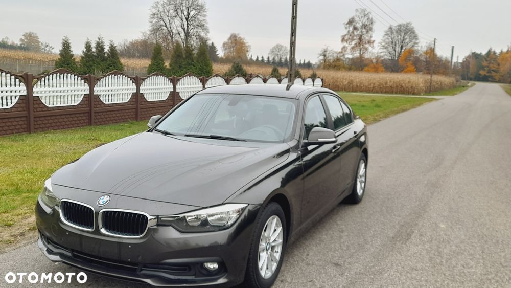 BMW Seria 3 318d - 25