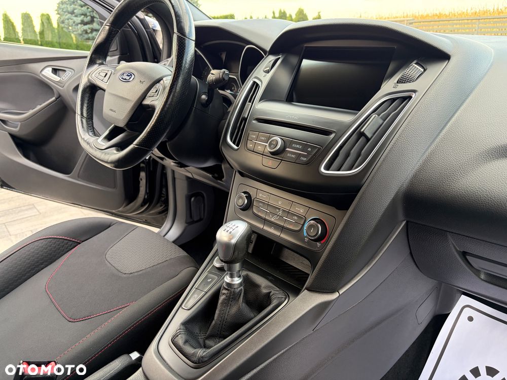 Ford Focus 1.5 EcoBoost ST-Line Black ASS - 25