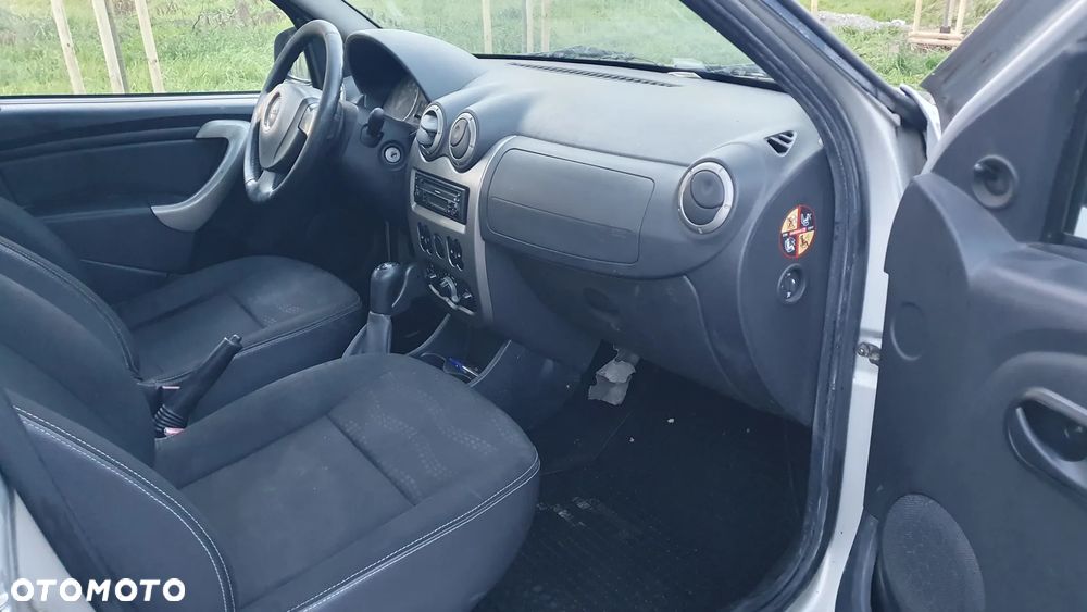 Dacia Sandero Stepway 1.6 - 8