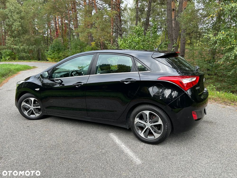 Hyundai i30 blue 1.4 Trend - 13