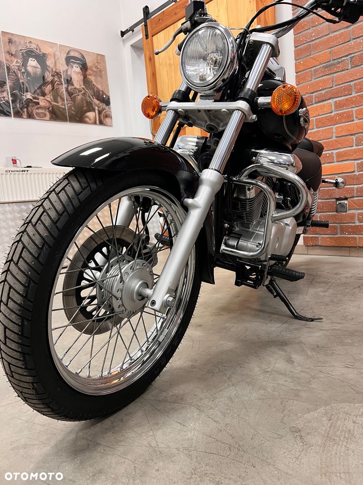Suzuki Intruder - 8