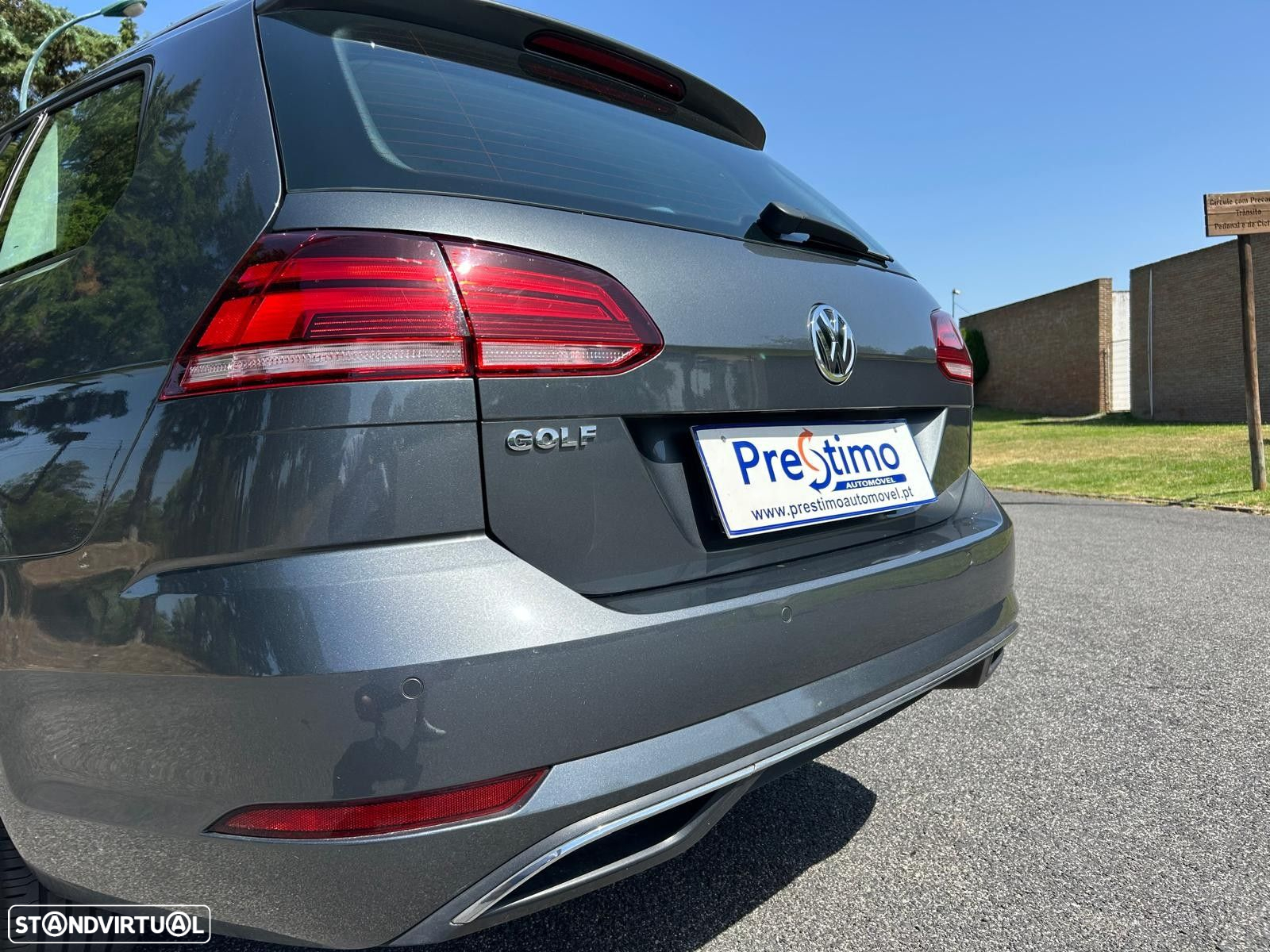 VW Golf Variant 1.6 TDi Confortline DSG - 35