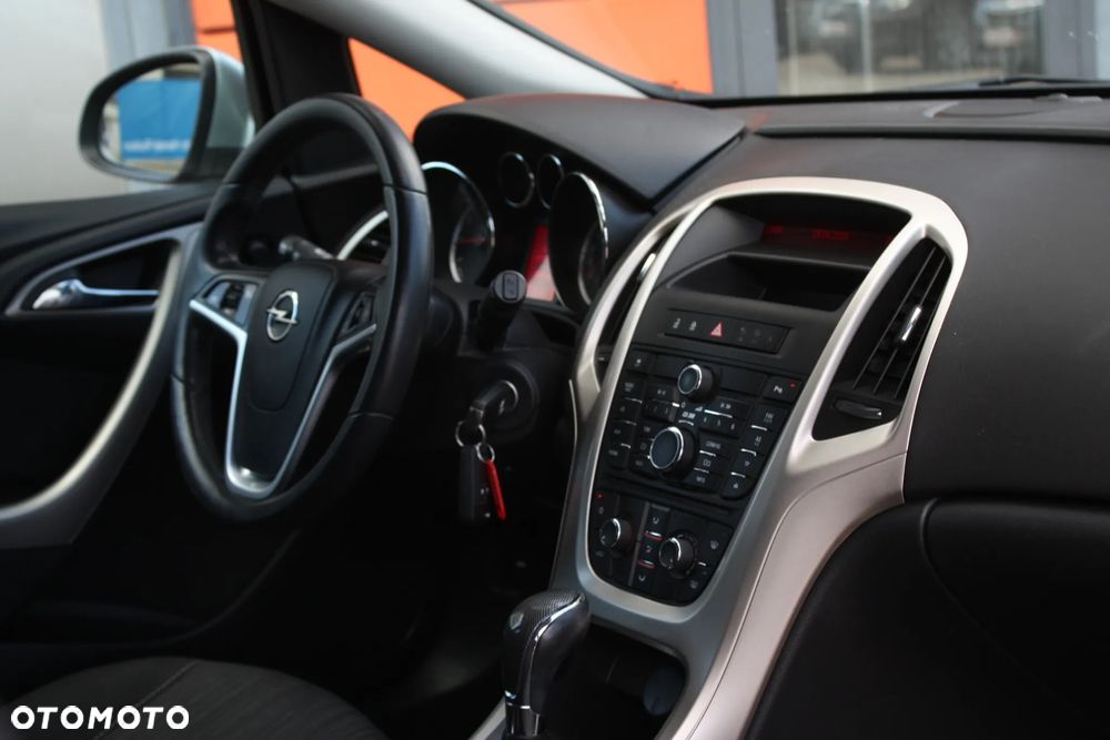 Opel Astra 1.6 Automatik Innovation - 9