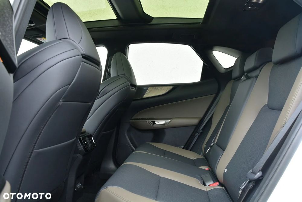 Lexus NX 350h Overtrail AWD - 9