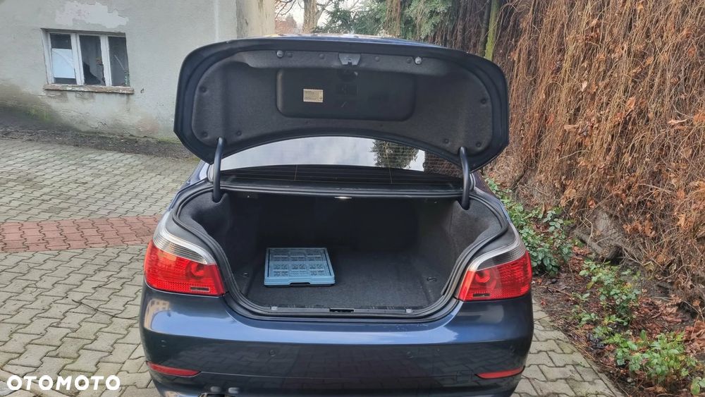 BMW Seria 5 525i - 4