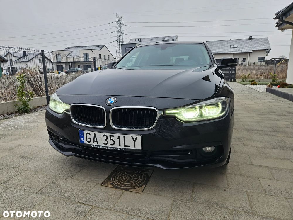 BMW Seria 3 318d - 13
