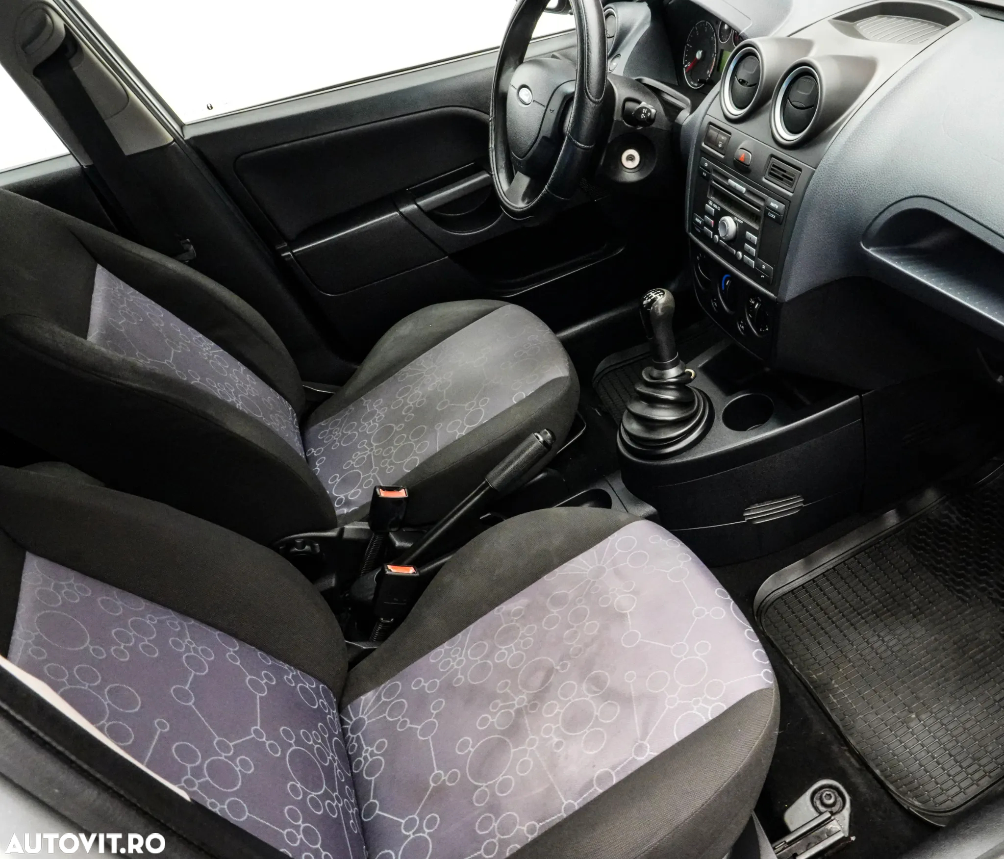 Ford Fiesta 1.4 TDCi Comfort - 13