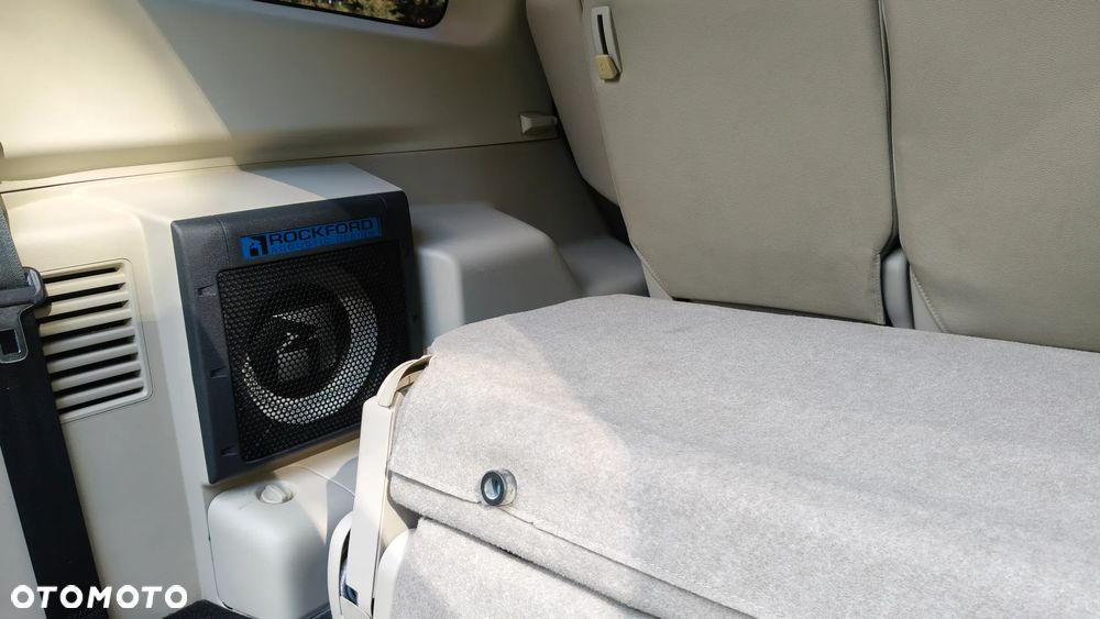 Mitsubishi Pajero - 16