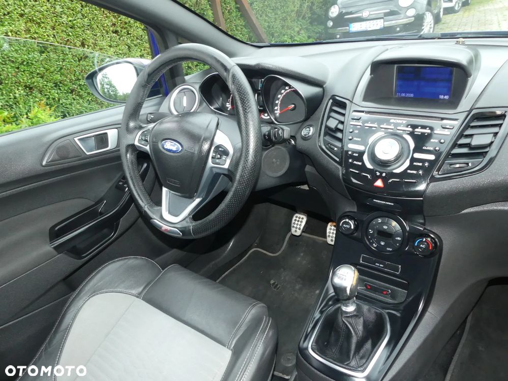 Ford Fiesta ST - 36