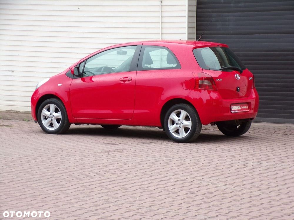 Toyota Yaris - 12