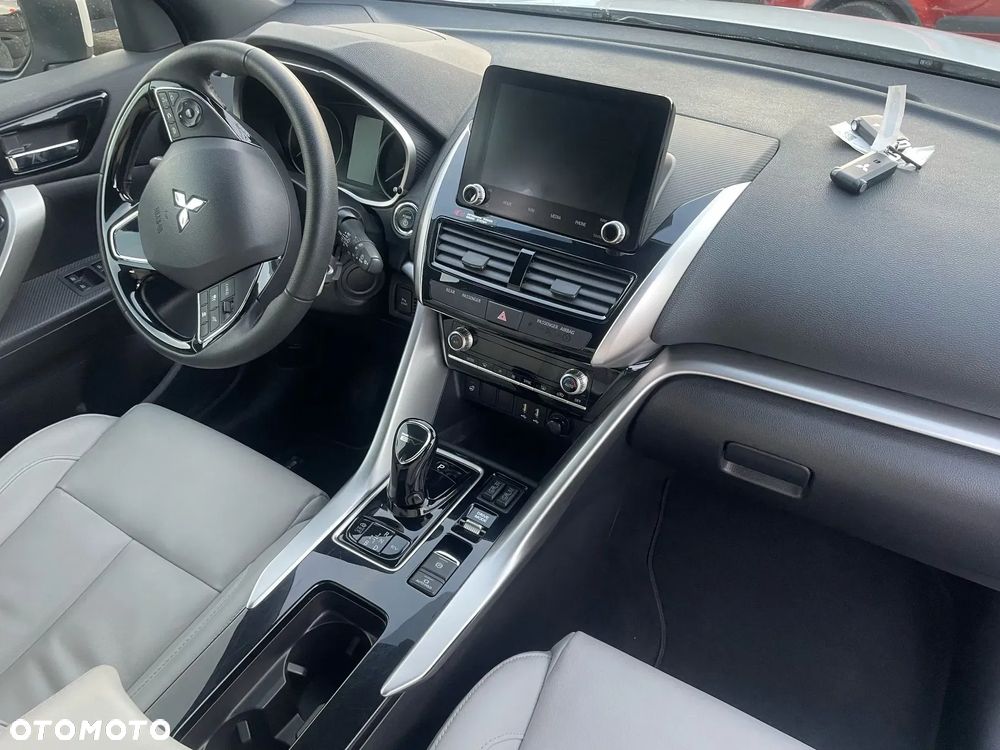 Mitsubishi Eclipse Cross - 8